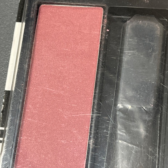 NEW CoverGirl Classic Color Powder Blush, Iced Plum, 0.3 oz - Picture 5 of 6